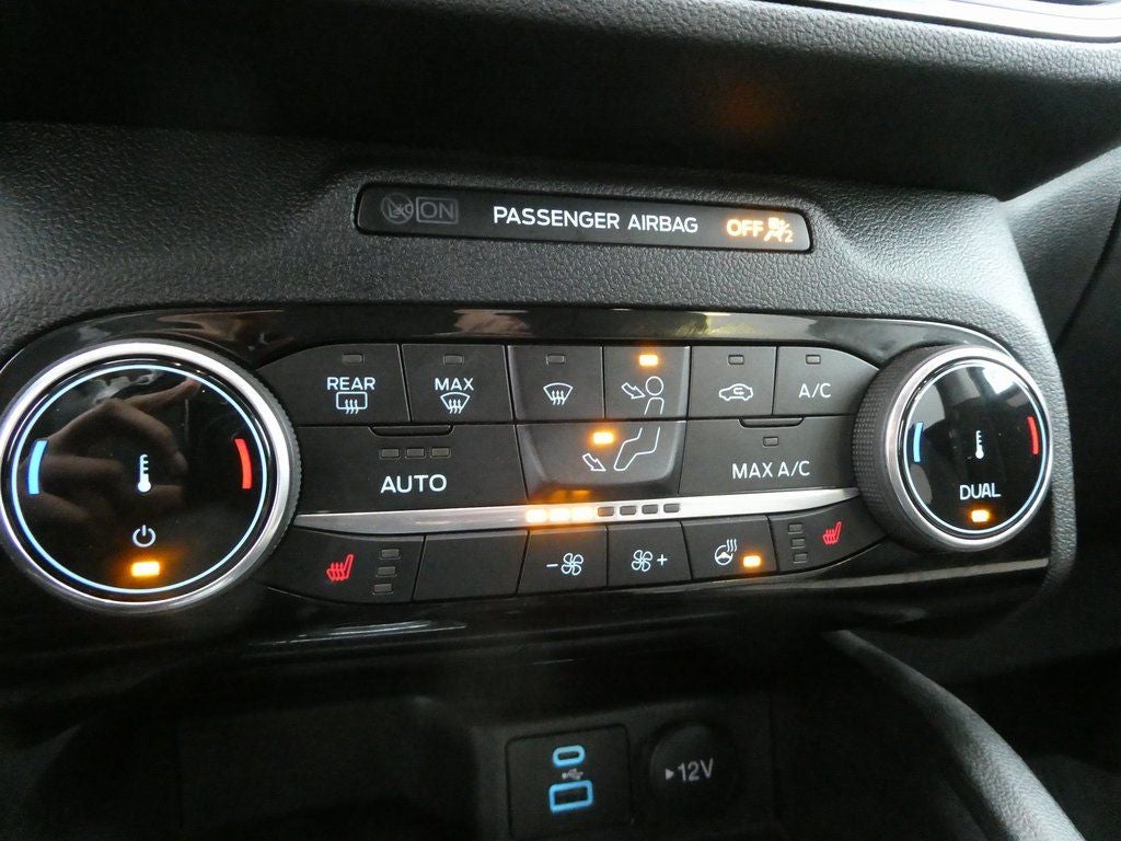 2022 Ford Escape Titanium Elite