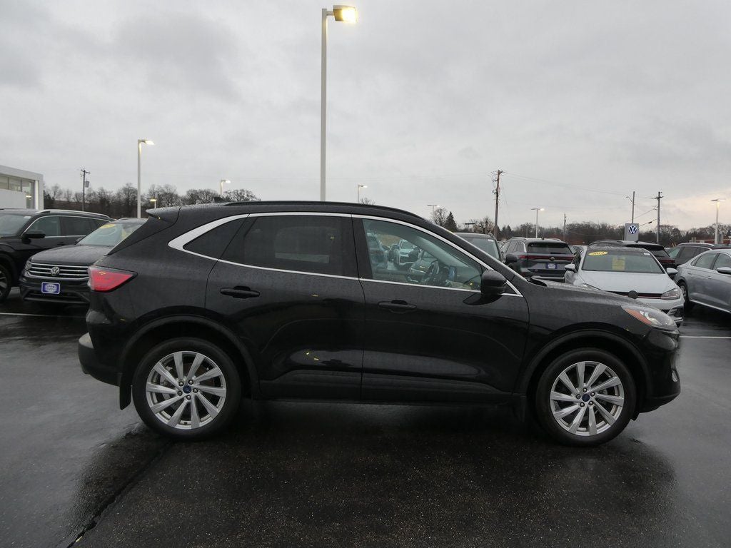 2022 Ford Escape Titanium Elite