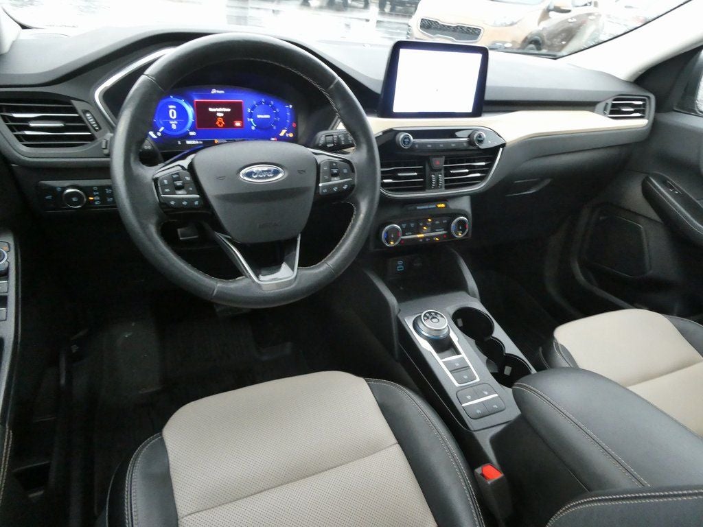 2022 Ford Escape Titanium Elite