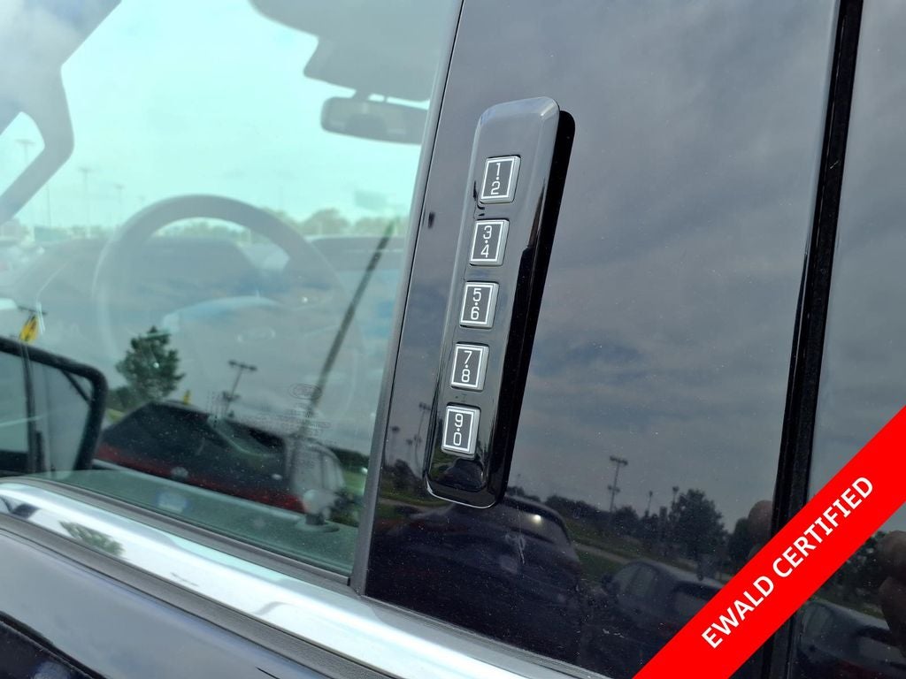 2022 Ford F-150 Lariat 3.5L PowerBoost Full-Hybrid V6