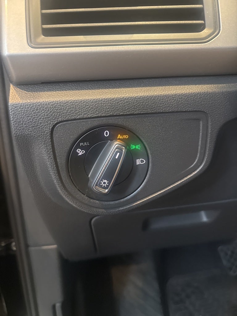 2020 Volkswagen Atlas Cross Sport 3.6L V6 SE w/Technology 4Motion