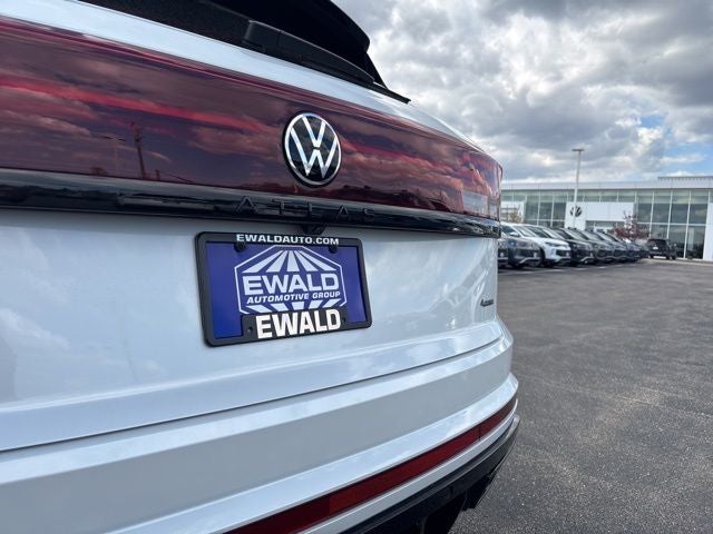 2026 Volkswagen Atlas Cross Sport 2.0T SEL R-Line Black