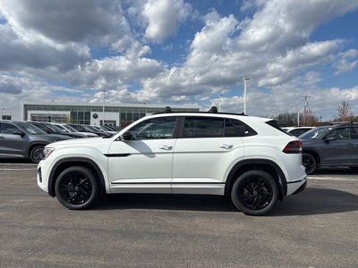 2026 Volkswagen Atlas Cross Sport 2.0T SEL R-Line Black