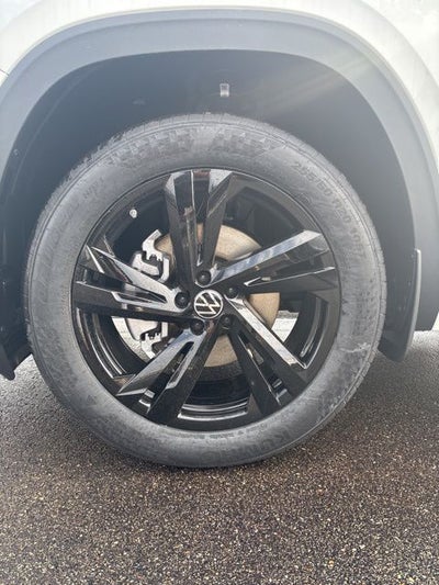 2026 Volkswagen Atlas Cross Sport 2.0T SEL R-Line Black