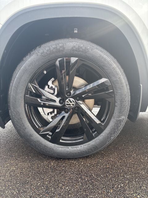 2026 Volkswagen Atlas Cross Sport 2.0T SEL R-Line Black