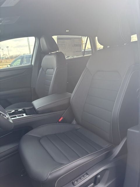 2026 Volkswagen Atlas Cross Sport 2.0T SEL R-Line Black