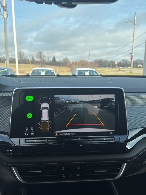 2026 Volkswagen Atlas Cross Sport 2.0T SEL R-Line Black