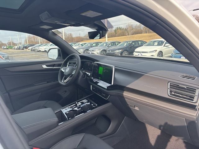 2026 Volkswagen Atlas Cross Sport 2.0T SEL R-Line Black