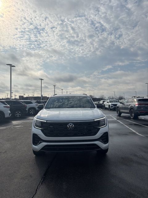 2026 Volkswagen Atlas Cross Sport 2.0T SEL R-Line Black