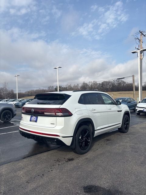 2026 Volkswagen Atlas Cross Sport 2.0T SEL R-Line Black