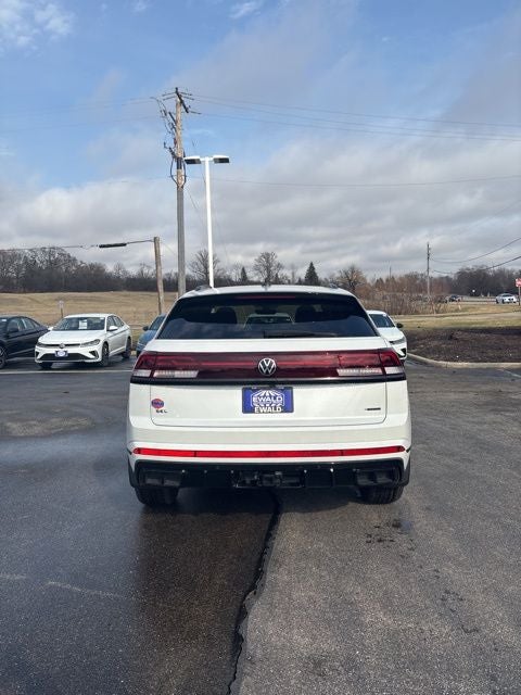 2026 Volkswagen Atlas Cross Sport 2.0T SEL R-Line Black