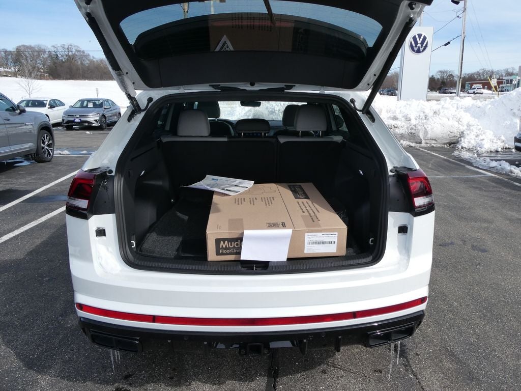 2026 Volkswagen Atlas Cross Sport 2.0T SEL R-Line Black