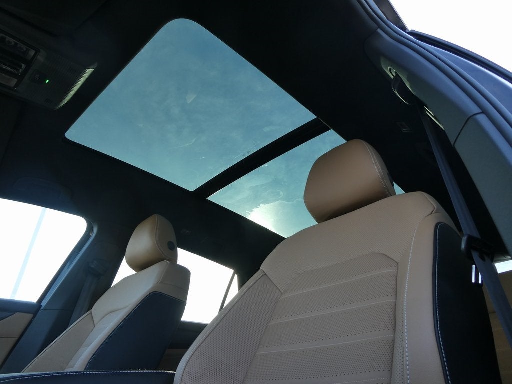 2026 Volkswagen Atlas Cross Sport 2.0T SEL R-Line Black