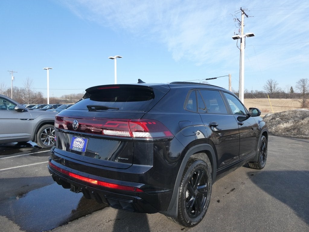 2026 Volkswagen Atlas Cross Sport 2.0T SEL R-Line Black