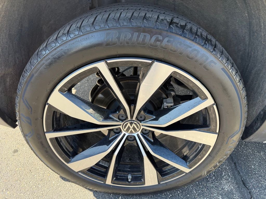 2025 Volkswagen Atlas Cross Sport 2.0T SEL Premium R-Line 4MOTION