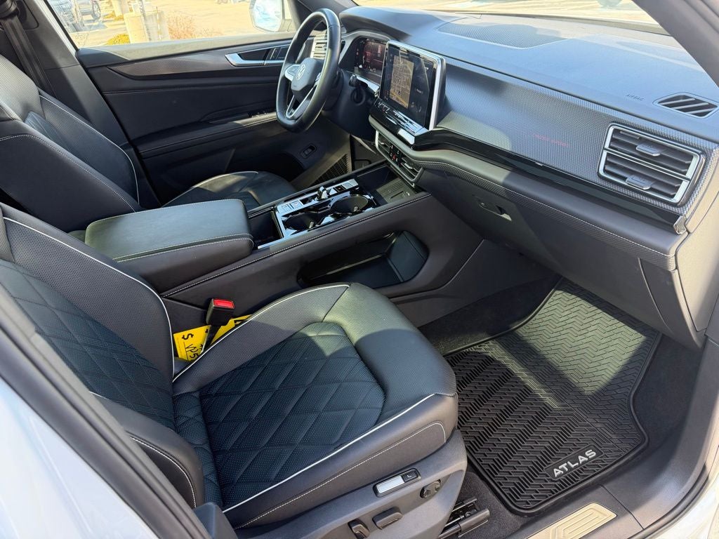 2025 Volkswagen Atlas Cross Sport 2.0T SEL Premium R-Line 4MOTION