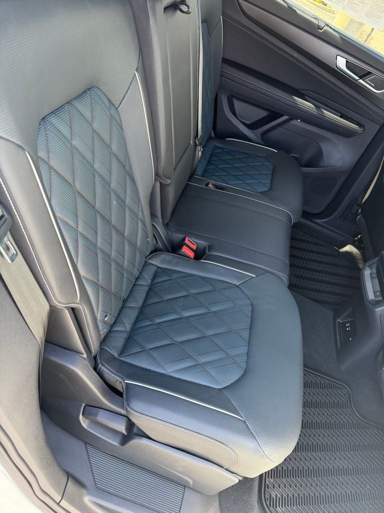 2025 Volkswagen Atlas Cross Sport 2.0T SEL Premium R-Line 4MOTION