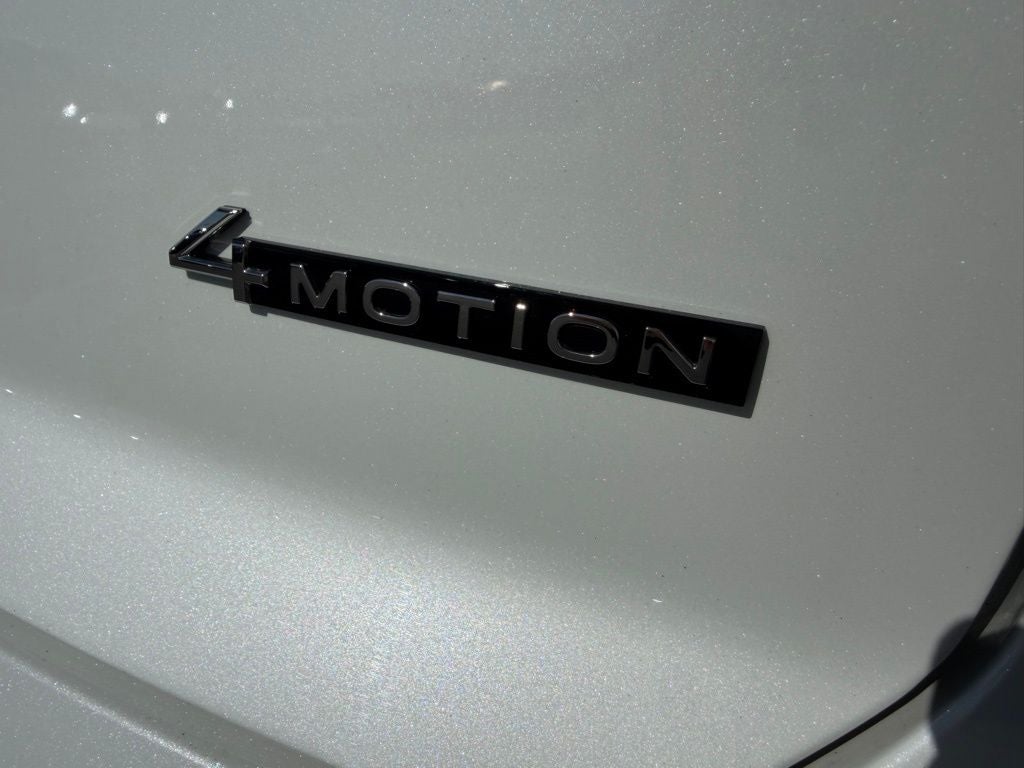 2025 Volkswagen Atlas Cross Sport 2.0T SEL Premium R-Line 4MOTION