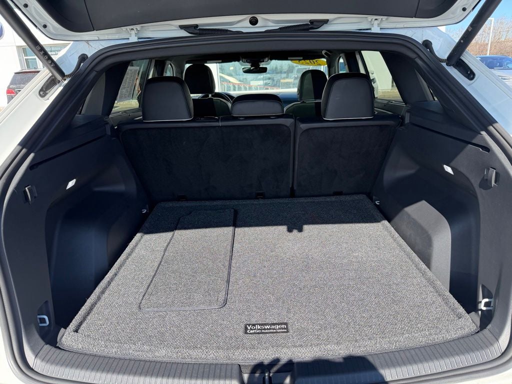 2025 Volkswagen Atlas Cross Sport 2.0T SEL Premium R-Line 4MOTION