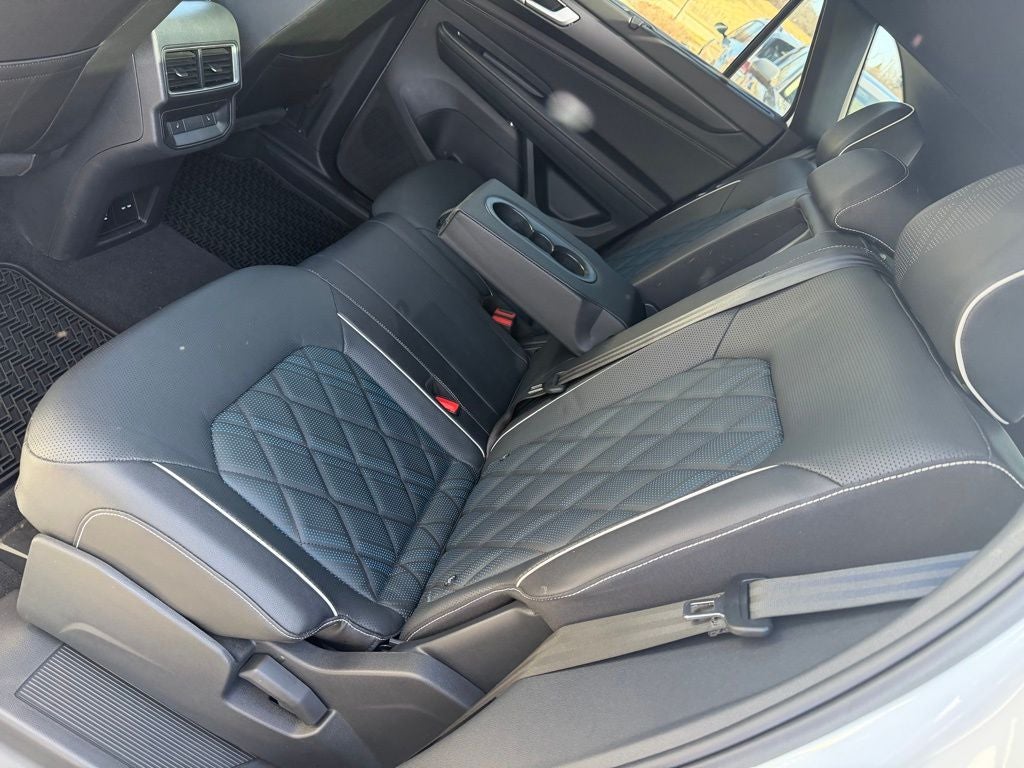 2025 Volkswagen Atlas Cross Sport 2.0T SEL Premium R-Line 4MOTION