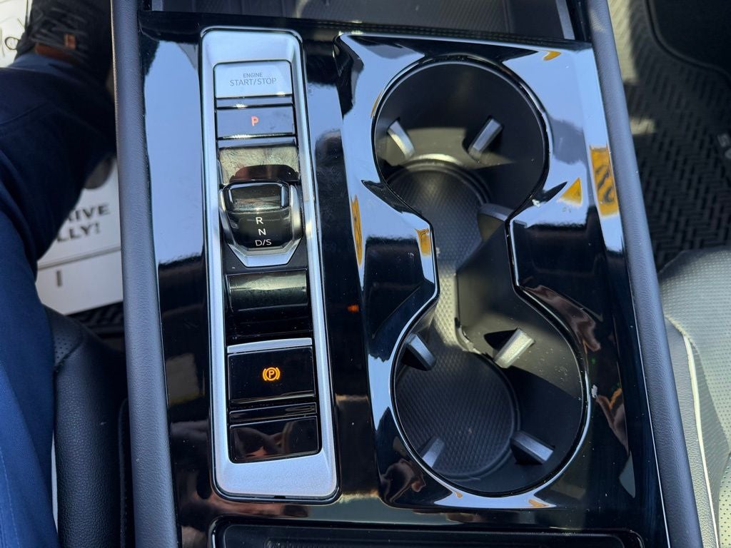 2025 Volkswagen Atlas Cross Sport 2.0T SEL Premium R-Line 4MOTION