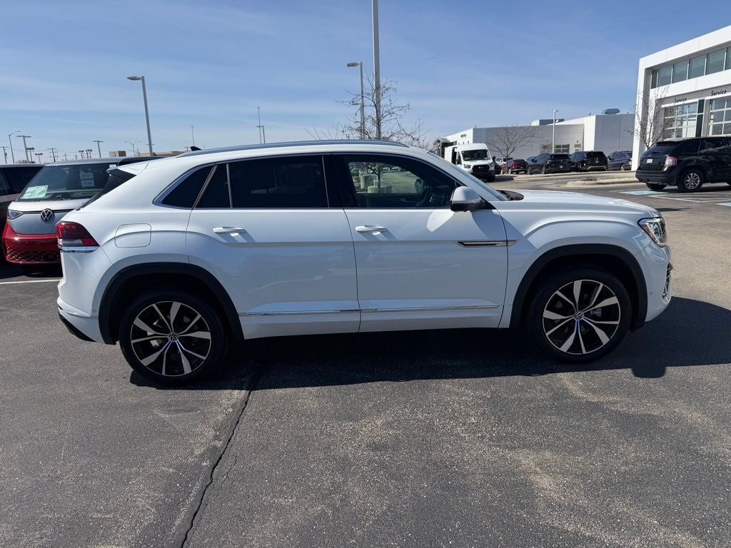 2025 Volkswagen Atlas Cross Sport 2.0T SEL Premium R-Line 4MOTION