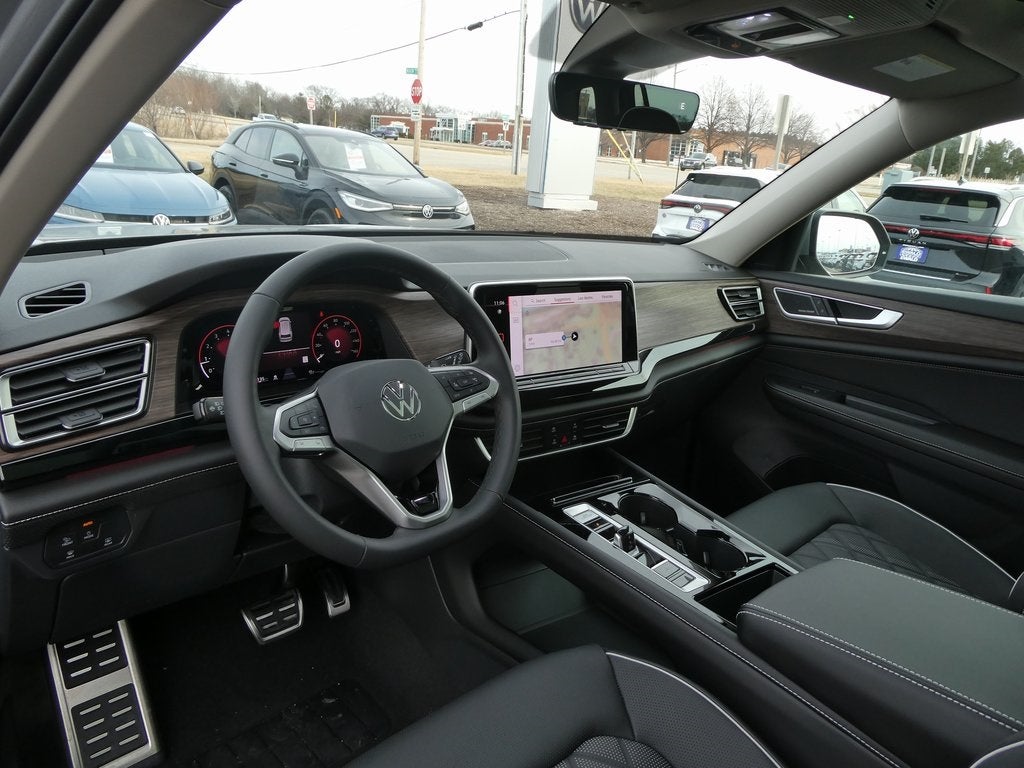 2026 Volkswagen Atlas 2.0T SEL Premium R-Line