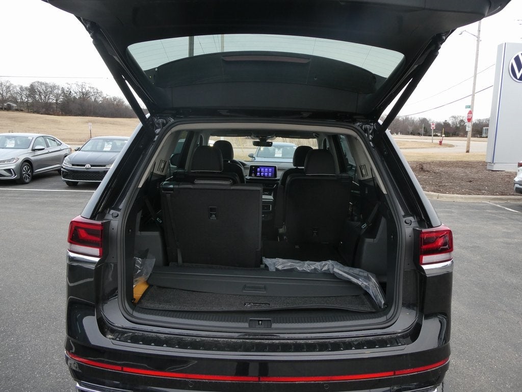 2026 Volkswagen Atlas 2.0T SEL Premium R-Line