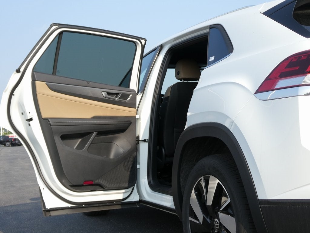 2025 Volkswagen Atlas Cross Sport 2.0T SE w/Technology