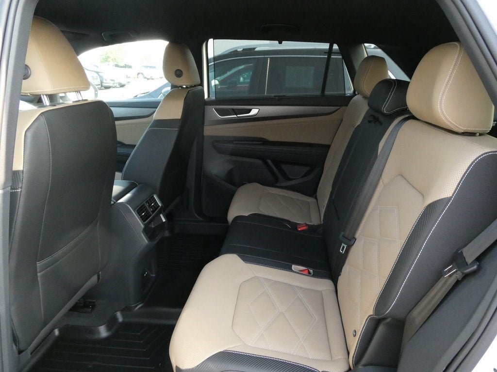 2025 Volkswagen Atlas Cross Sport 2.0T SE w/Technology