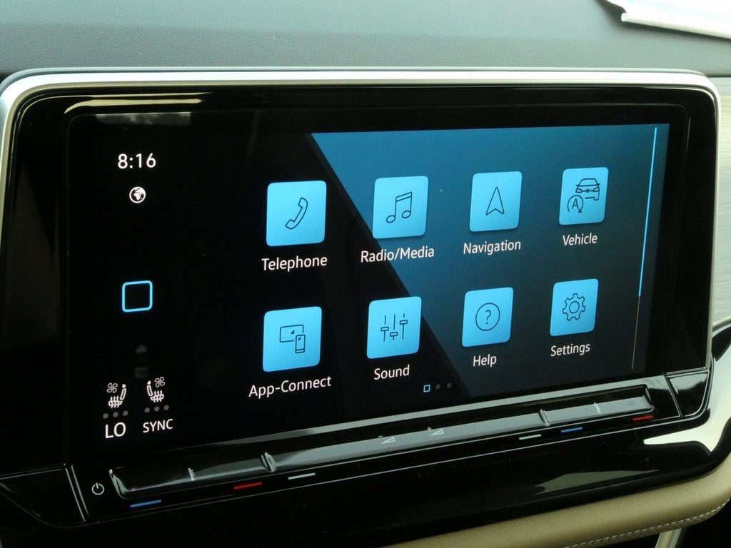 2025 Volkswagen Atlas Cross Sport 2.0T SE w/Technology