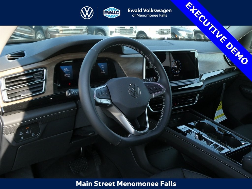 2025 Volkswagen Atlas 2.0T SE w/Technology
