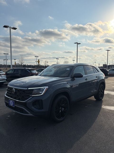 2026 Volkswagen Atlas Cross Sport 2.0T SE w/Technology