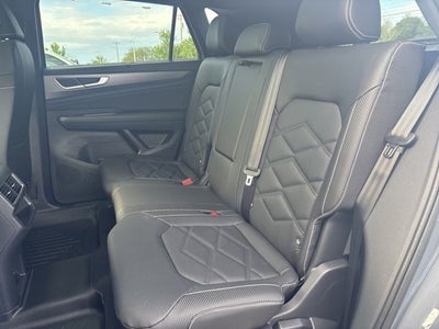 2026 Volkswagen Atlas Cross Sport 2.0T SE w/Technology