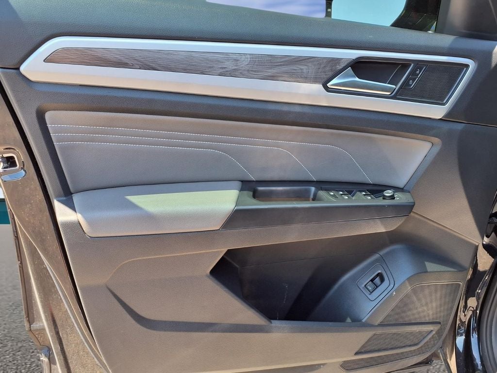 2023 Volkswagen Atlas Cross Sport 2.0T SE w/Technology