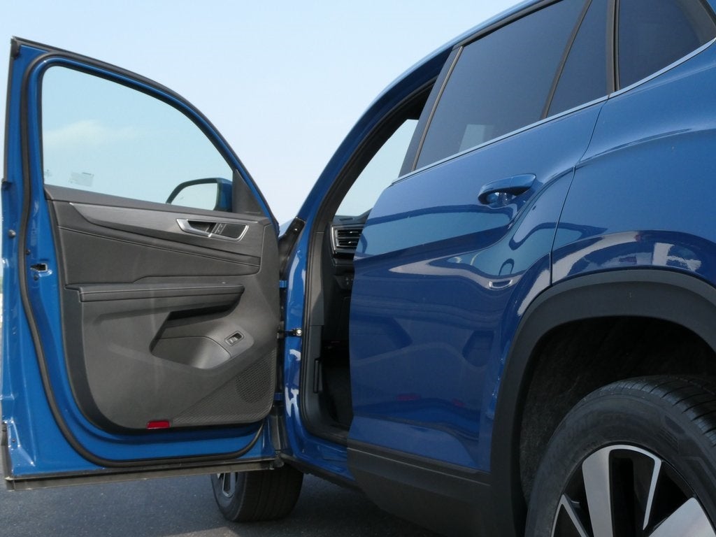 2025 Volkswagen Atlas Cross Sport 2.0T SE w/Technology