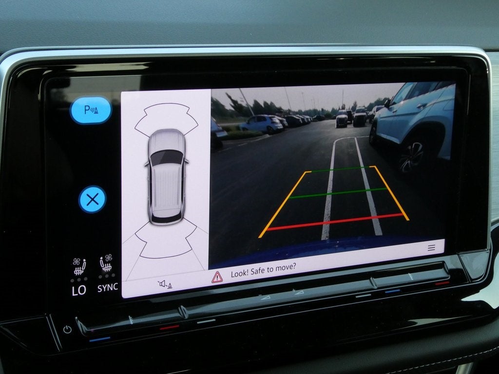 2025 Volkswagen Atlas Cross Sport 2.0T SE w/Technology