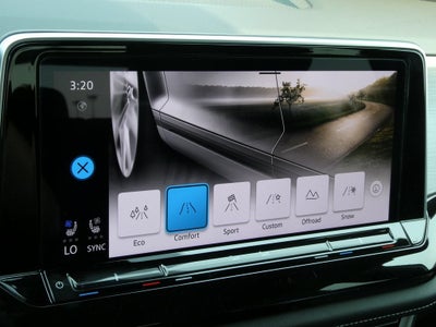 2025 Volkswagen Atlas Cross Sport 2.0T SE w/Technology