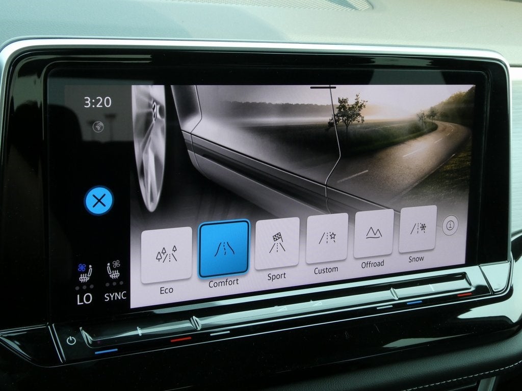 2025 Volkswagen Atlas Cross Sport 2.0T SE w/Technology