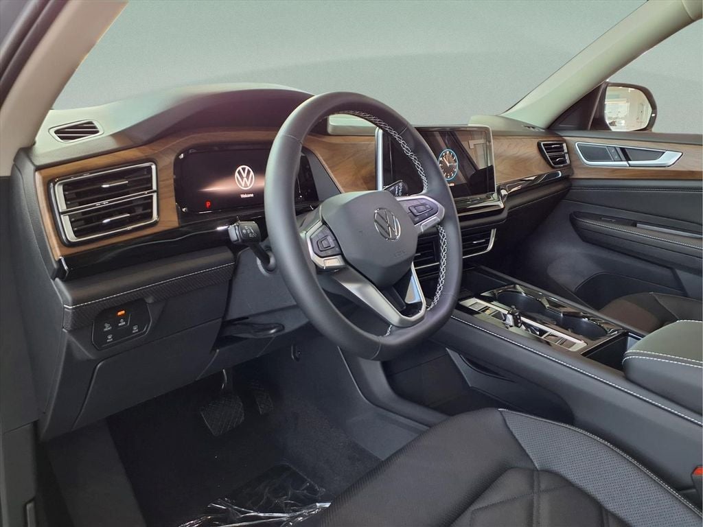 2026 Volkswagen Atlas SE w/Technology