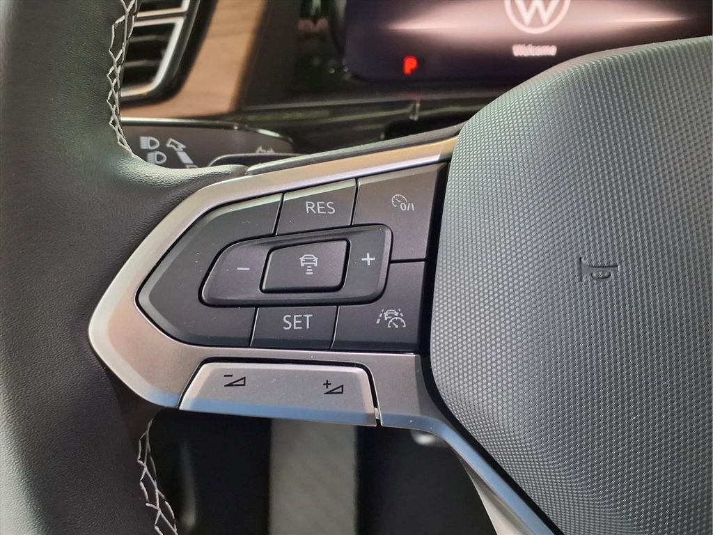 2026 Volkswagen Atlas SE w/Technology