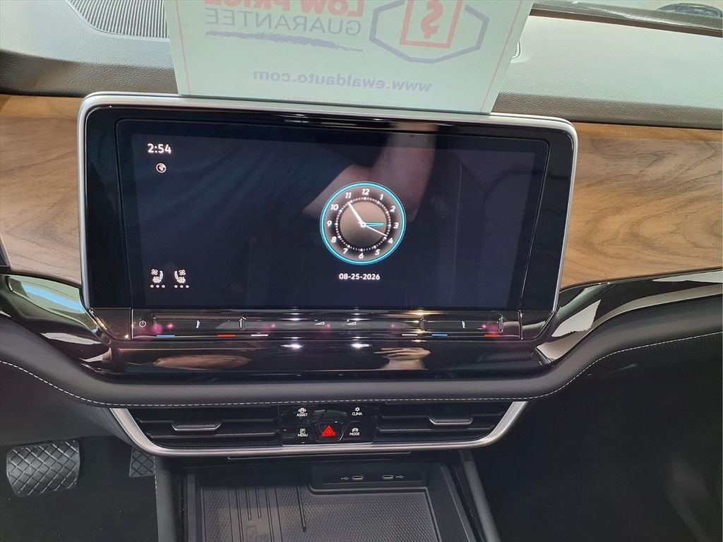 2026 Volkswagen Atlas SE w/Technology