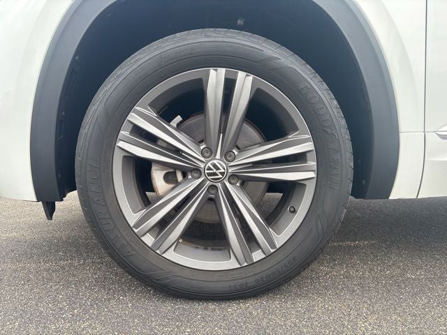 2022 Volkswagen Atlas Cross Sport 2.0T SEL R-Line