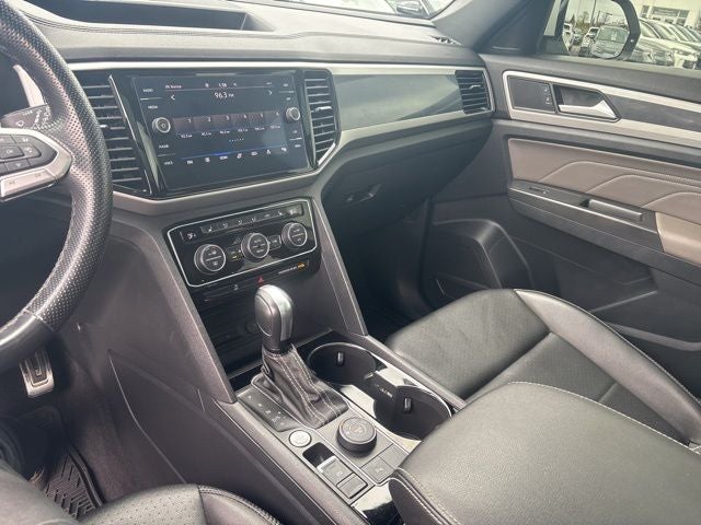 2022 Volkswagen Atlas Cross Sport 2.0T SEL R-Line