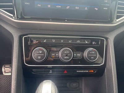 2022 Volkswagen Atlas Cross Sport 2.0T SEL R-Line