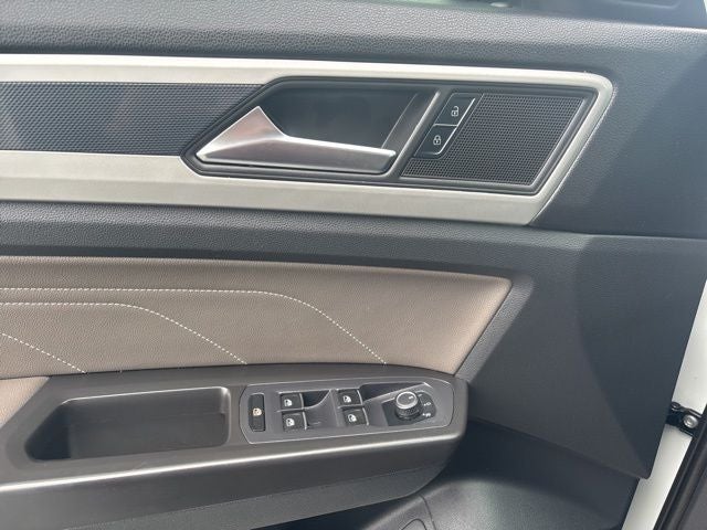 2022 Volkswagen Atlas Cross Sport 2.0T SEL R-Line