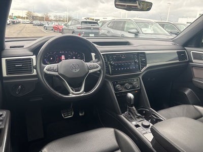 2022 Volkswagen Atlas Cross Sport 2.0T SEL R-Line