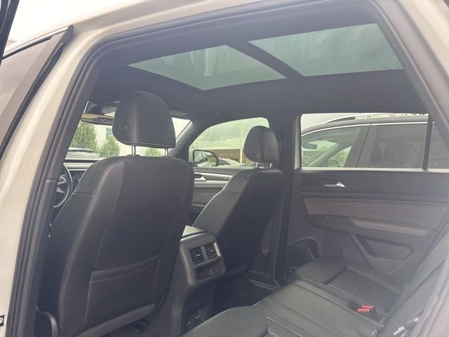 2022 Volkswagen Atlas Cross Sport 2.0T SEL R-Line