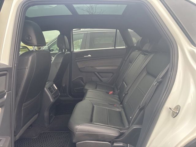 2022 Volkswagen Atlas Cross Sport 2.0T SEL R-Line