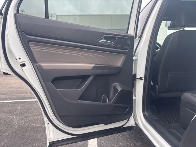 2022 Volkswagen Atlas Cross Sport 2.0T SEL R-Line